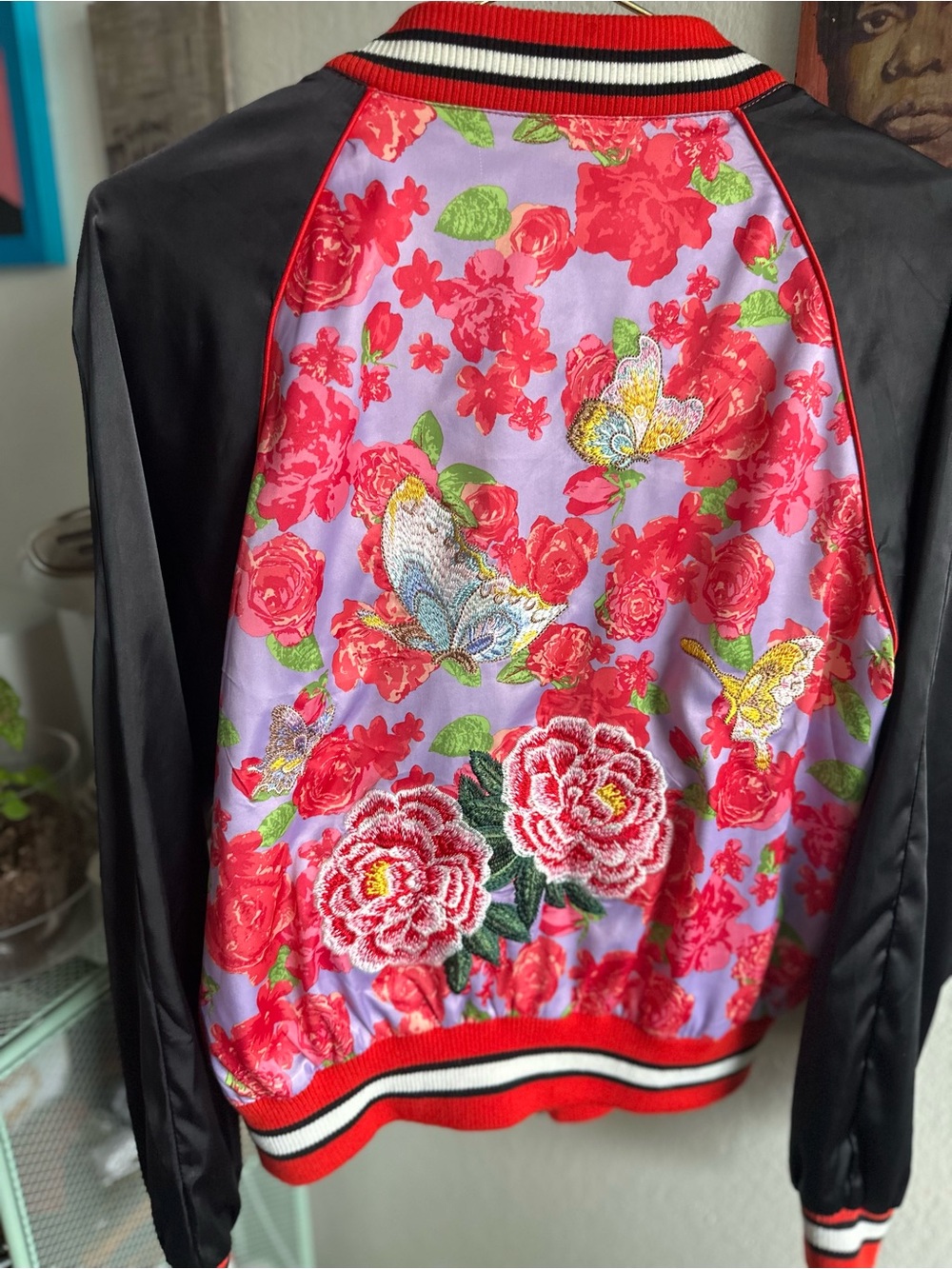 silence + noise women’s Floral Bomber Jacket with Embroidered Swallows - Pink/Bl - Picture 4 of 7